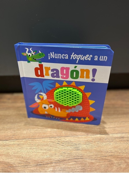 Imagen de Libro nunca toques al dragon