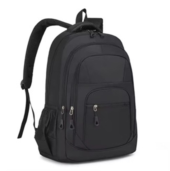 Imagen de Mochila 4 cierres negra lisa