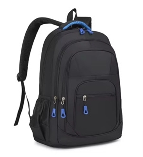 Imagen de Mochila 4 cierres negra lisa borde azul